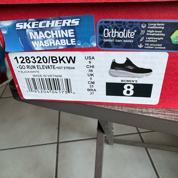 Sketchers Go Run Elevate - Picture 2 of 8